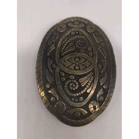 Vintage Oval Brass Belt Buckle, Gold Tone Tribal Pattern with Rope Frame - Picture 4 of 9